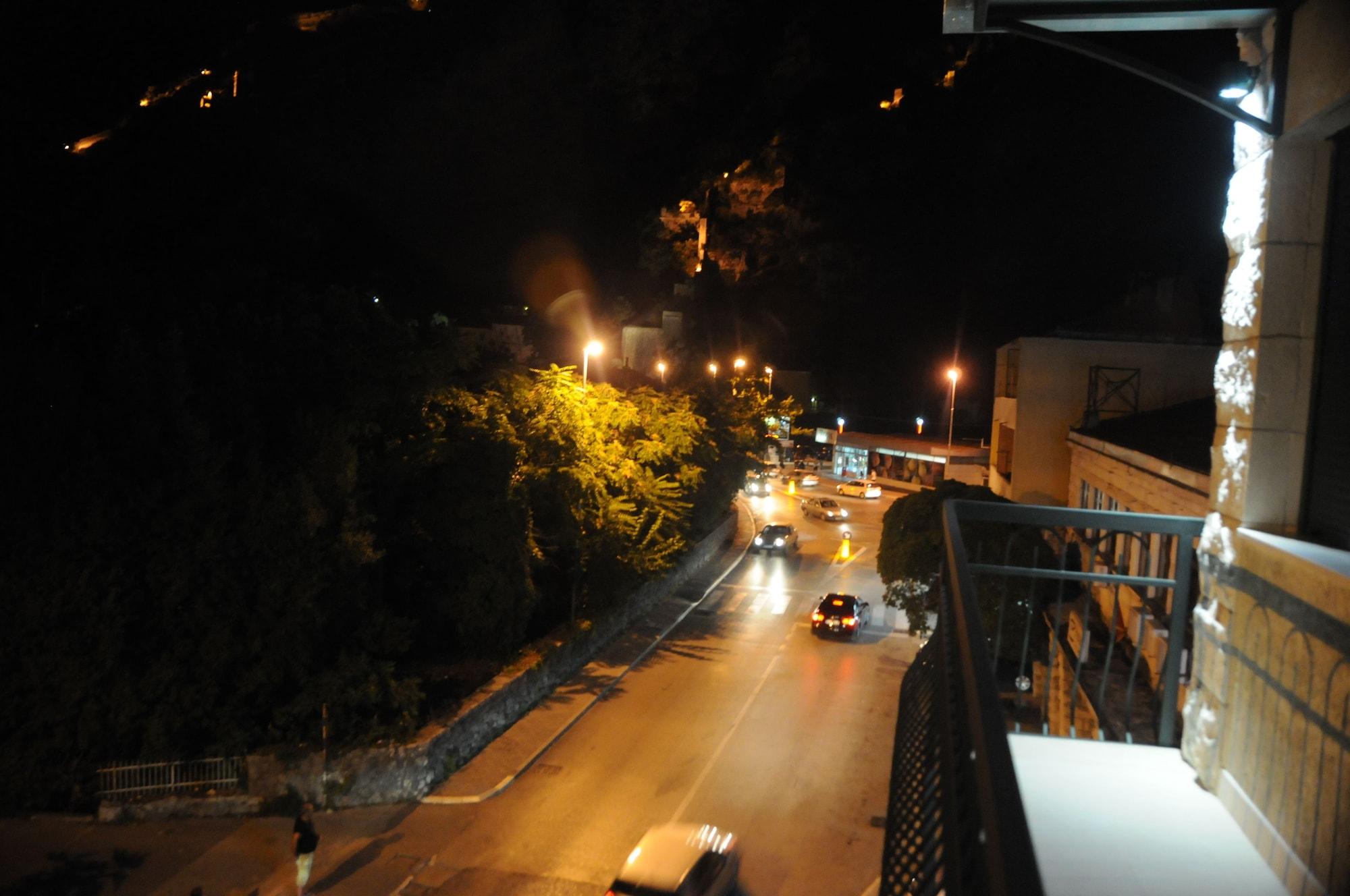 Hotel Porto In Kotor Exteriör bild